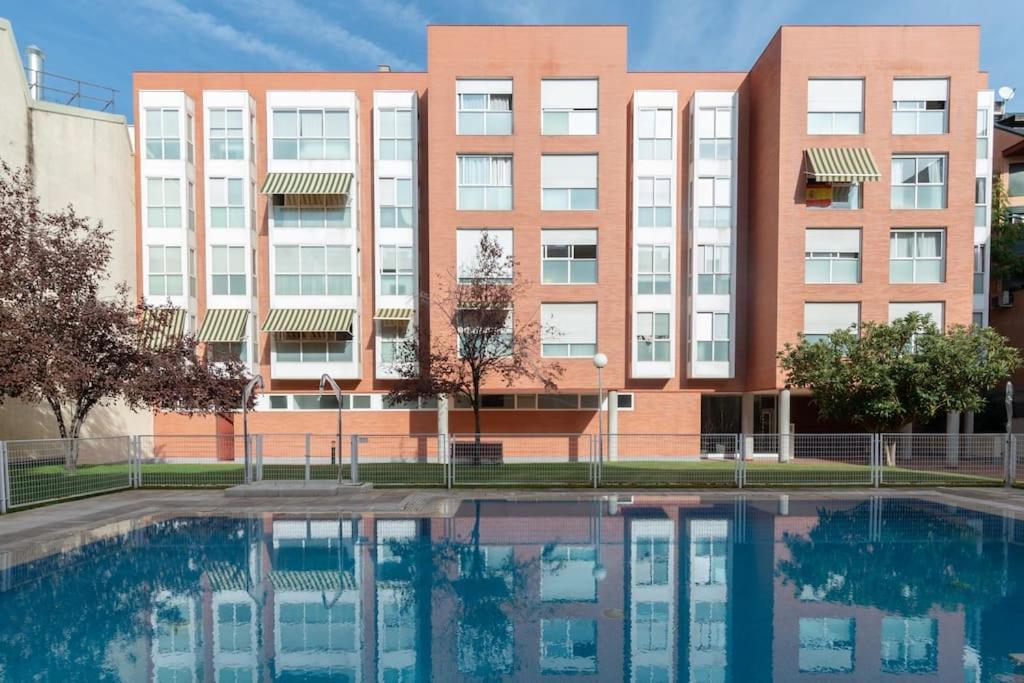 Vivienda Con Zona De Trabajo, Piscina Y Parking Apartment Мадрид Екстериор снимка