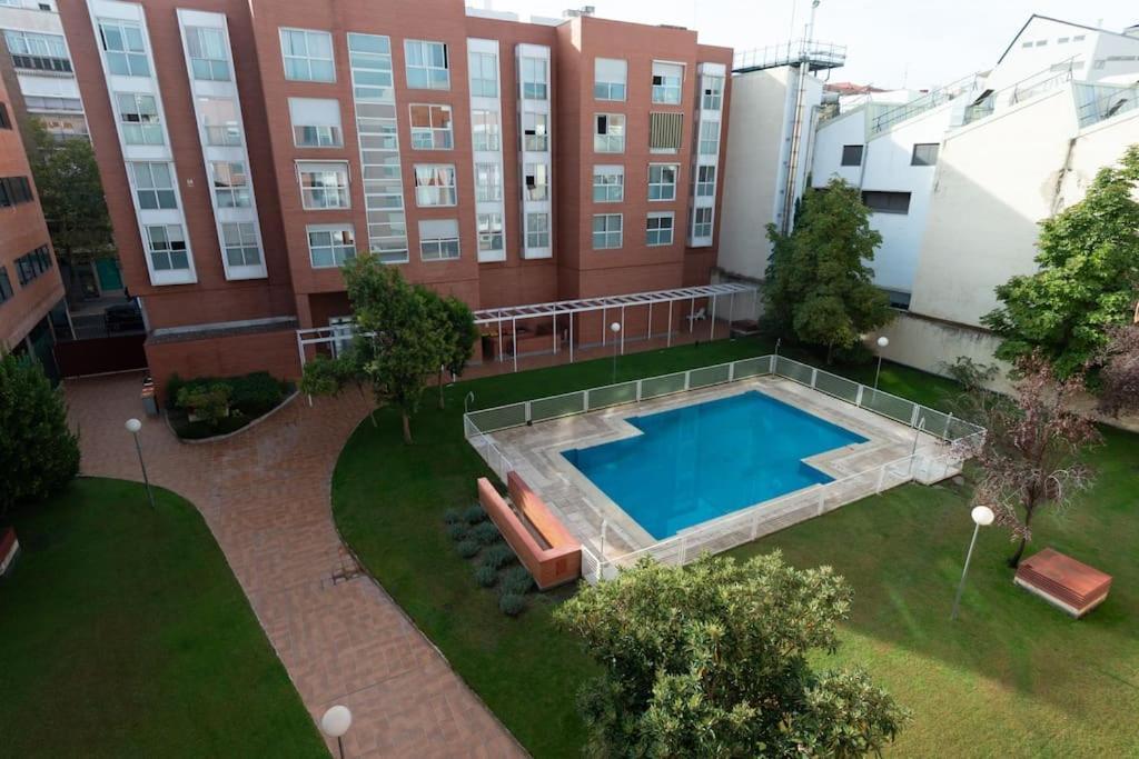 Vivienda Con Zona De Trabajo, Piscina Y Parking Apartment Мадрид Екстериор снимка